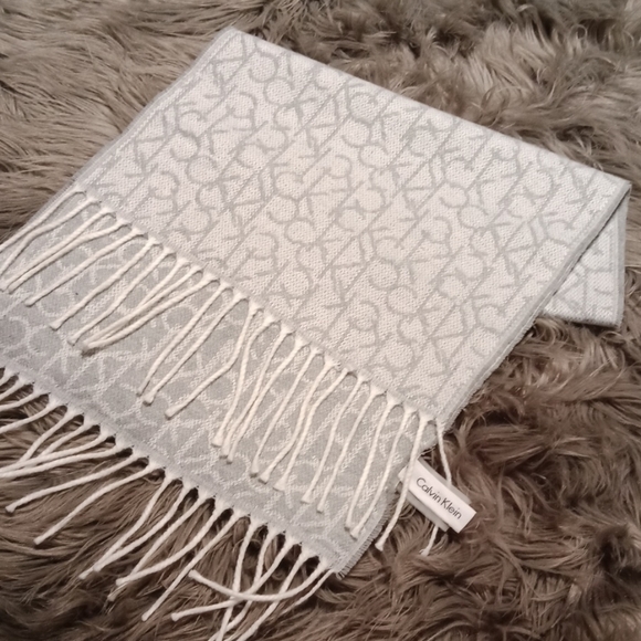 Calvin Klein Accessories - Calvin Klein scarf